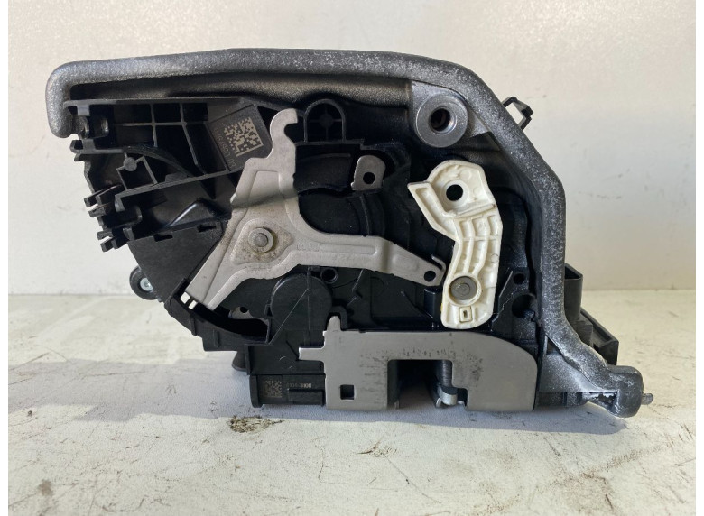 Замок двери передней правой к BMW X5 G05, 2023г.